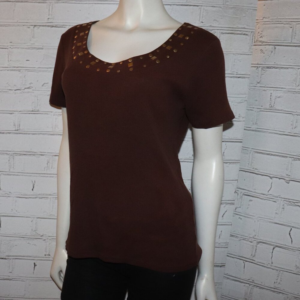 🤎✨👕 C.B. Casual Tee · Gold Studded Neckline · Size L